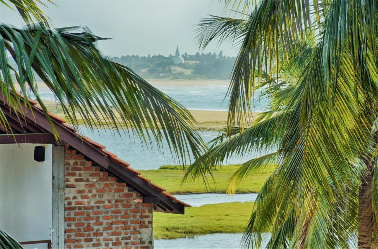 Aqua Blue Hotel Arugam Bay Exterior photo